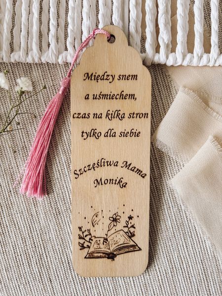 Zakładka „Między snem a uśmiechem, czas na kilka stron tylko dla siebie”