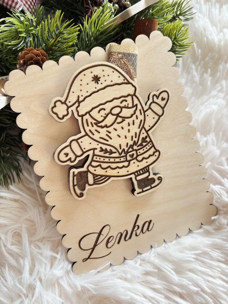 Drewniany upominek z miejscem na prezent pieniężny – Święty Mikołaj